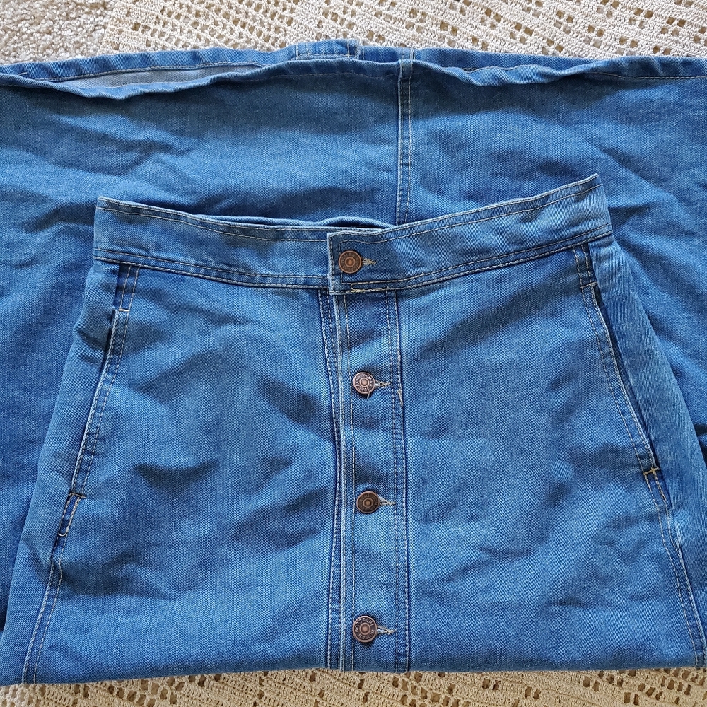 Jean skirt with pockets